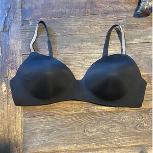 Victoria's Secret Black Wireless T Shirt Bra 40D Lightly Lined Everyday Bra